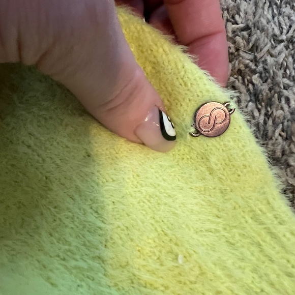 Calia by Carrie Underwood women's bright green fuzzy soft crewneck sweater small - Picture 4 of 5